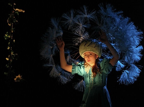 Элис, Соня, Аня: как "Алиса в Стране чудес" становилась русской книгой