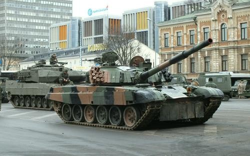 Политолог Суслов: военные Запада подготавливают почву для поставок дальнобойного оружия на Украину Политолог Суслов: военные Запада подготавливают почву для поставок дальнобойного оружия на Украину