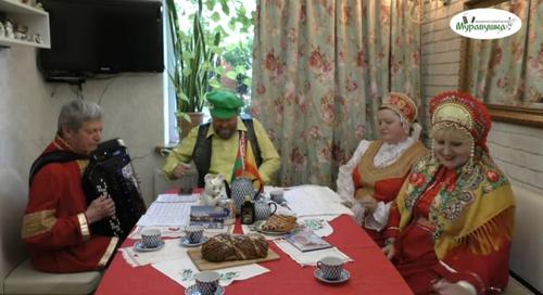 Две Валентины поют свои авторские песни Две Валентины поют свои авторские песни