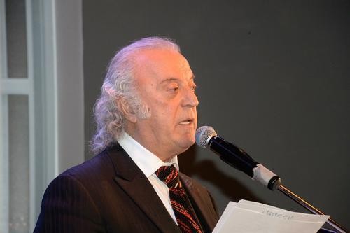 Путин поздравил поэта-песенника Резника с юбилеем Путин поздравил поэта-песенника Резника с юбилеем