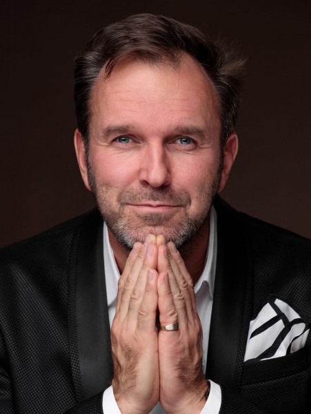 Певец Ян Осин: Мы возвращаем те территории, которые издревле были русскими