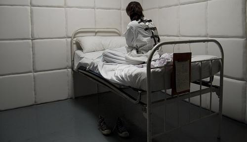 За душевнобольными присмотрят участковые и соседи