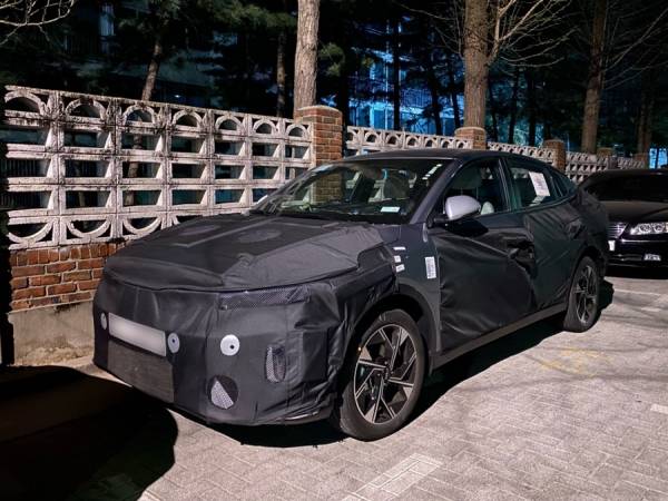 Новый KIA Rio получит солидный дизайн