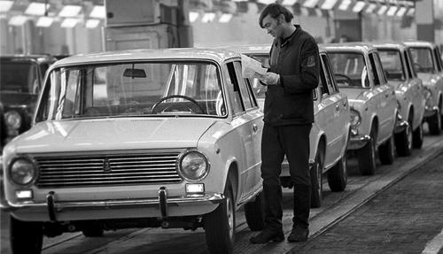19 апреля 1970 года с конвейера сошел первый автомобиль «ВАЗ-2101» 19 апреля 1970 года с конвейера сошел первый автомобиль «ВАЗ-2101»
