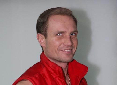 Sport24 сообщает, что Костомаров восстанавливается, хочет начать двигаться и выйти из больницы