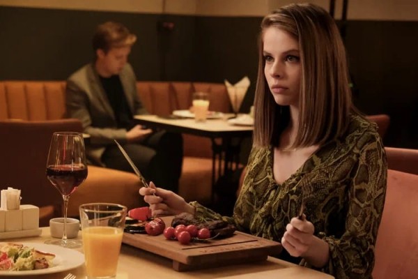 Актриса Ангелина Пахомова: «К каждой девушке с ангельской внешностью нужно хорошенько присмотреться» Актриса Ангелина Пахомова: «К каждой девушке с ангельской внешностью нужно хорошенько присмотреться»