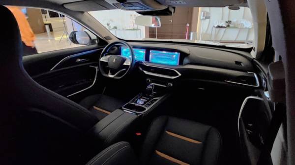 Фотографии нового кроссовера Lada X-Cross 5 просочились в сеть