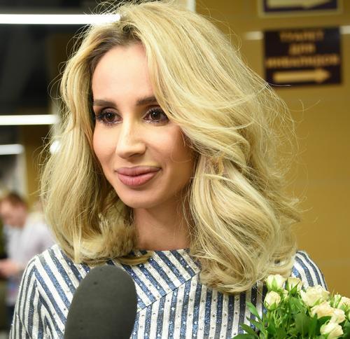 Певица Лобода объяснила, почему исполняет песни на русском языке Певица Лобода объяснила, почему исполняет песни на русском языке