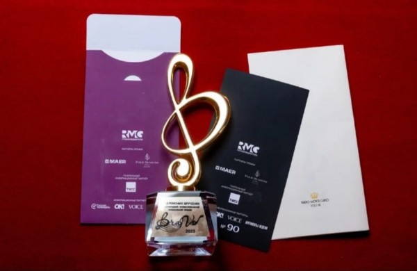 V церемония вручения Международной профессиональной музыкальной премии BraVo объединила более 10 стран на сцене Большого театра V церемония вручения Международной профессиональной музыкальной премии BraVo объединила более 10 стран на сцене Большого театра