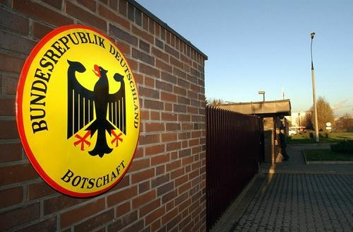 Bild: Москва вышлет 34 из примерно 90 германских дипломатов