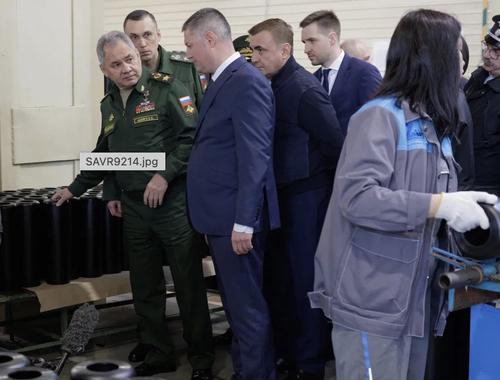 Сергей Шойгу проверил выполнение гособоронзаказа предприятиями ОПК в Тульской области