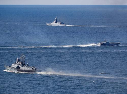 Балтфлот провёл ракетные и артиллерийские стрельбы малых кораблей