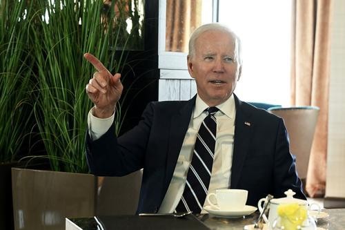 Байден невпопад ответил на элементарный вопрос ребенка