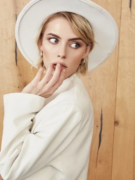 Актриса Снежана Самохина: «Вдовиченков сказал мне: «Ну, хочешь, я им стекло в ботинки насыплю?» Актриса Снежана Самохина: «Вдовиченков сказал мне: «Ну, хочешь, я им стекло в ботинки насыплю?»