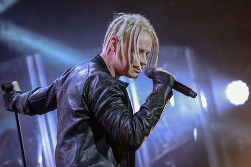 Куда делись дреды певца SHAMANа