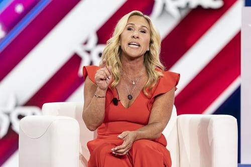 Конгрессвумен Грин заявила, что закупка Вашингтоном снарядов у Южной Кореи для Украины является жалким зрелищем