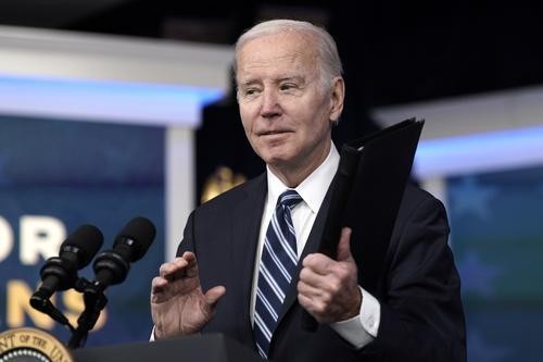 Медведев назвал решившегося вновь баллотироваться на пост президента США Байдена «отчаянным дедом»