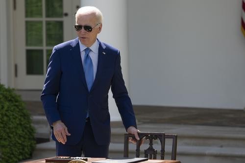 NYT призвала Байдена открыто говорить о состоянии своего здоровья и возрасте, если он рассчитывает баллотироваться на второй срок NYT призвала Байдена открыто говорить о состоянии своего здоровья и возрасте, если он рассчитывает баллотироваться на второй срок