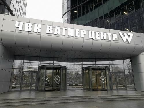 Пригожин призвал Зеленского и командующего сухопутными войсками ВСУ Сырского не убивать «тысячи украинцев своими руками» Пригожин призвал Зеленского и командующего сухопутными войсками ВСУ Сырского не убивать «тысячи украинцев своими руками»