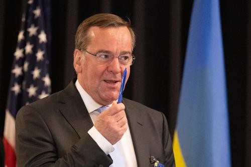 Заявление министра обороны ФРГ Писториуса о разрешении Украине бить по России вызывают вопросы к его памяти и адекватности Заявление министра обороны ФРГ Писториуса о разрешении Украине бить по России вызывают вопросы к его памяти и адекватности