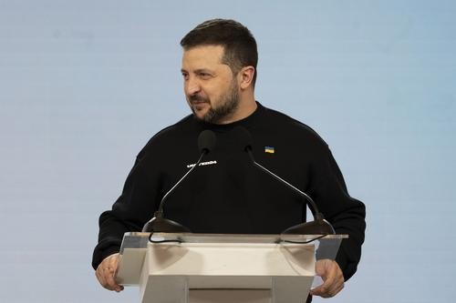 Зеленский отказался говорить о том, какие задачи он поставил перед новым послом в Китае Зеленский отказался говорить о том, какие задачи он поставил перед новым послом в Китае