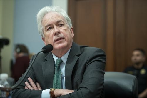 Журналист Херш: директор ЦРУ Бернс отчитал Зеленского за то, что украинские чиновники и генералы ездят по Киеву на новых Mercedes