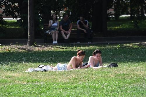 Почему одни женщины стареют быстро, а другие сохраняют молодость на долгие годы Почему одни женщины стареют быстро, а другие сохраняют молодость на долгие годы