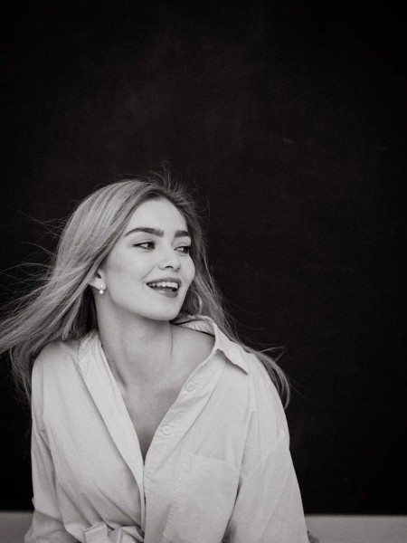 Актриса Алина Колесникова: «На курсе Бориса Клюева были одни суперкрасавицы»  