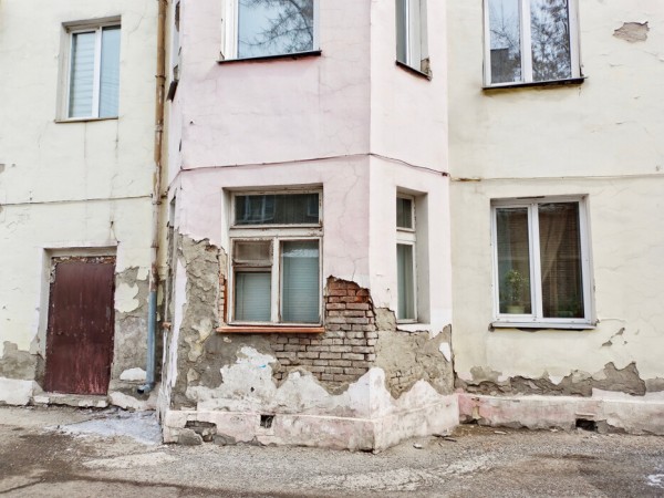 Жителей аварийных домов теперь могут переселять в деревянные дома Жителей аварийных домов теперь могут переселять в деревянные дома