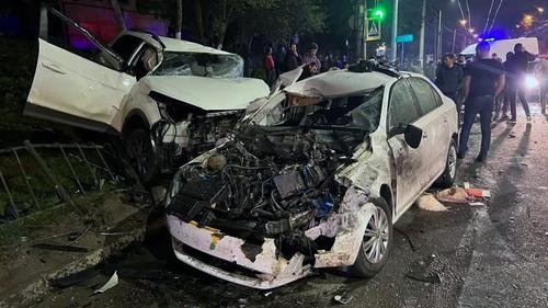 Удар был такой силы, что в двигателе Lexus вскипело масло