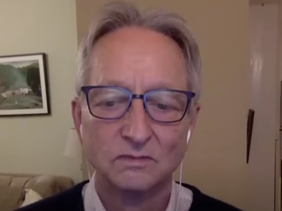 «Крестного отца» искусственного интеллекта завалили просьбами о помощи