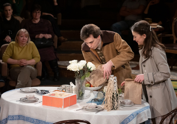 Актриса Елена Маркелова: «В «Ревизоре» самая актуальная тема – всепоглощающий страх перед высоким лицом» Актриса Елена Маркелова: «В «Ревизоре» самая актуальная тема – всепоглощающий страх перед высоким лицом»