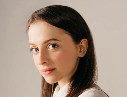 Актриса Елена Маркелова: «В «Ревизоре» самая актуальная тема – всепоглощающий страх перед высоким лицом» Актриса Елена Маркелова: «В «Ревизоре» самая актуальная тема – всепоглощающий страх перед высоким лицом»