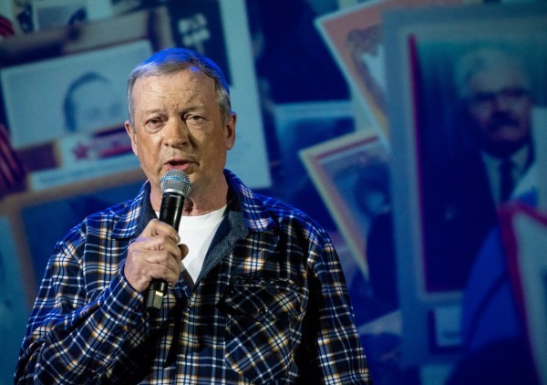 Песни нашего полка: «Ни за награды, ни для славы Мальчишки шли в последний бой» Песни нашего полка: «Ни за награды, ни для славы Мальчишки шли в последний бой»