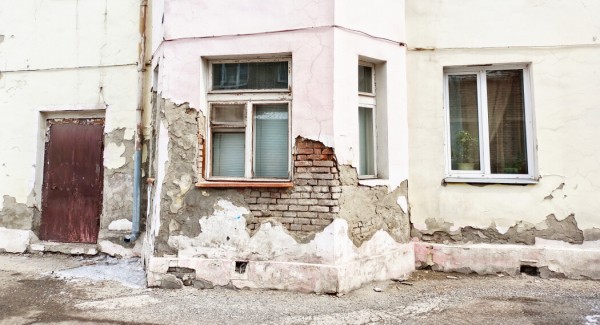 Жителей аварийных домов теперь могут переселять в деревянные дома Жителей аварийных домов теперь могут переселять в деревянные дома