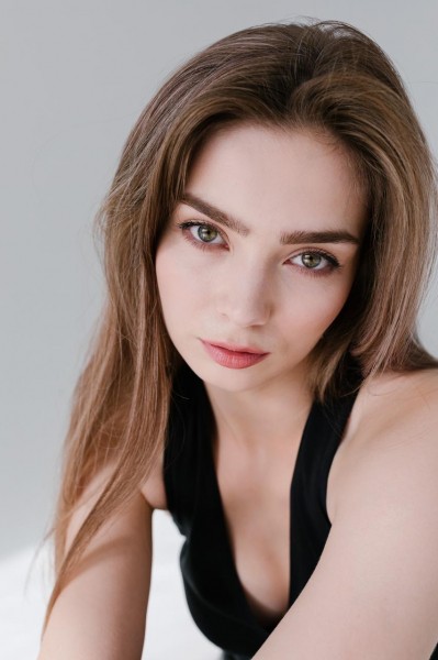 Актриса Алина Колесникова: «На курсе Бориса Клюева были одни суперкрасавицы»  