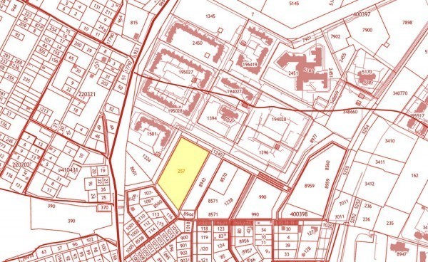 В активно развивающемся районе Красноярска выставлен на продажу участок для строительства жилья