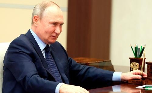 Путин заявил, что РФ обеспечивает себя всеми основными видами продовольствия Путин заявил, что РФ обеспечивает себя всеми основными видами продовольствия
