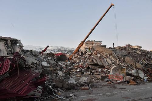 В Сирии спасатели извлекли из-под завалов живого мужчину спустя три месяца после землетрясения