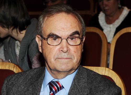 Режиссер Глеб Панфилов остается в реанимации в тяжелом состоянии