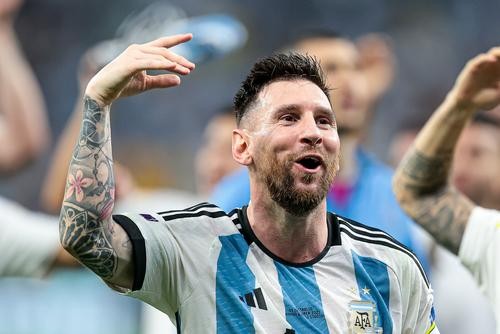 В Пекине футбольные болельщики, поклонники Лионеля Месси «отменили» тренировку сборной Аргентины 