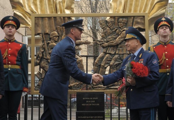 Рональд Рейган ненавидел СССР, а не русский народ Рональд Рейган ненавидел СССР, а не русский народ