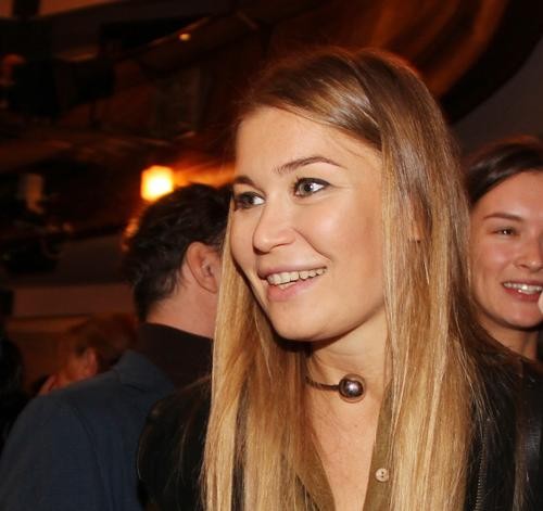 Муж Кристины Бабушкиной погряз в судах на 5,5 млн рублей и укусил палец полицейскому