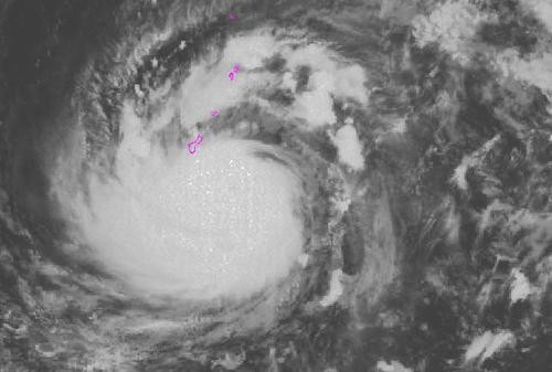 В Японии из-за приближения тайфуна «Мавар» была объявлена эвакуация почти для 140 тысяч человек
