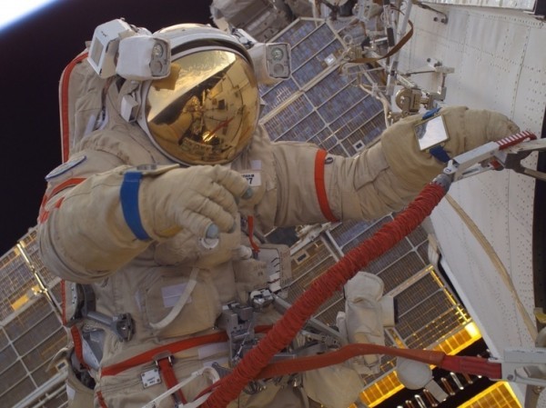 Российский лунный скафандр впервые испытали в условиях пониженной гравитации