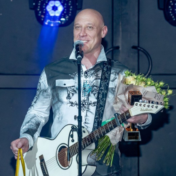 MUSIC BOX «озолотили» артистов MUSIC BOX «озолотили» артистов