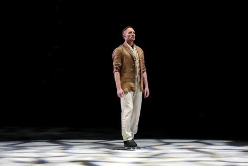 Фигурист Роман Костомаров опубликовал видео из больницы, как он работает на велотренажере