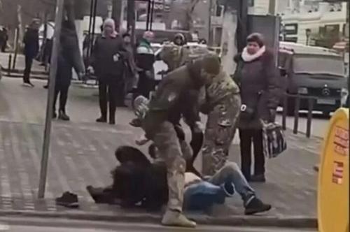 На Украине проводят мобилизацию, используя новую методику, не дающую шансов уклонистам 