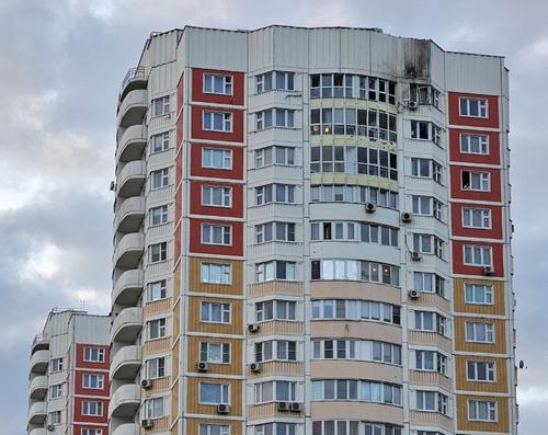 Baza: в многоэтажку в Новой Москве, предположительно, врезался беспилотник