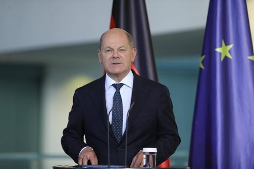 Канцлер ФРГ Шольц заявил, что события, развернувшиеся вокруг ЧВК «Вагнер», стали неожиданностью для Германии 